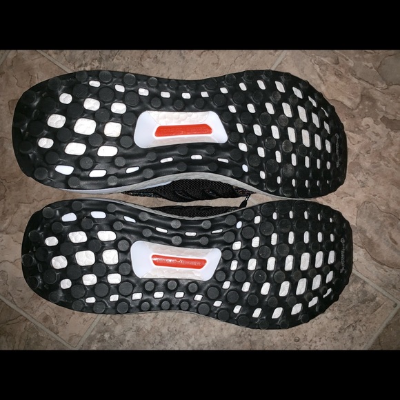 **BRAND NEW** Ultra Boost - Picture 5 of 5